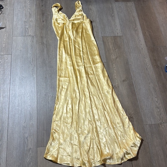 NWT! BY ANTHROPOLOGIE CANARY SLEEVELESS V-NECK MIDI SLIP DRESS - SIZE MEDIUM🪩 - Picture 9 of 11